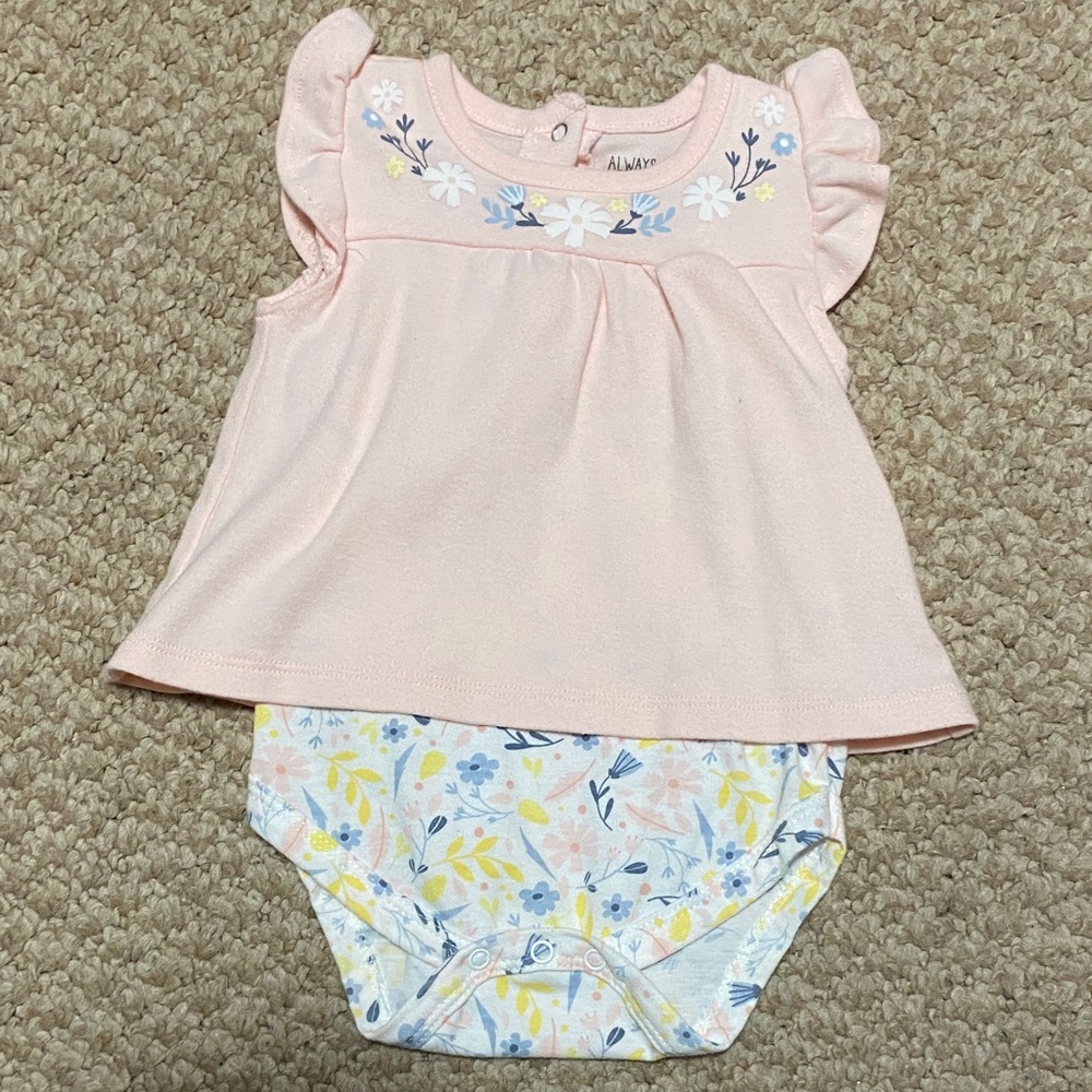 Always loved baby girls Sz 6mo - 9mo 2pc romper pastel floral set